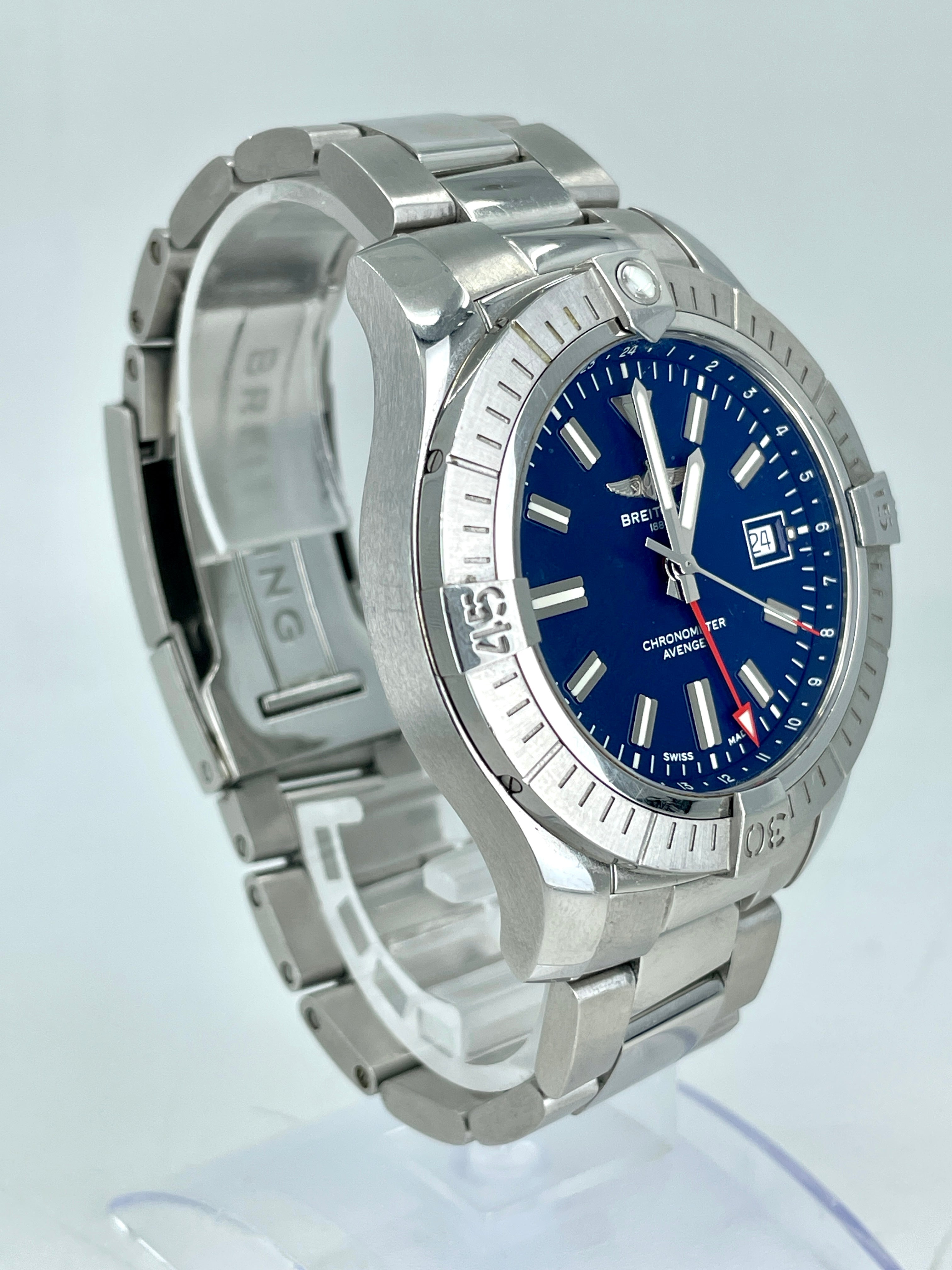 Breitling AVENGER AUTOMATIC GMT 45